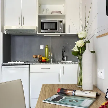 Citadines Prado Chanot Апарт-отель 3*