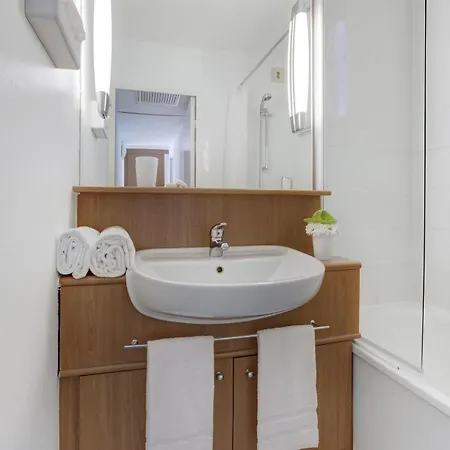 Апарт-отель Citadines Prado Chanot 3*